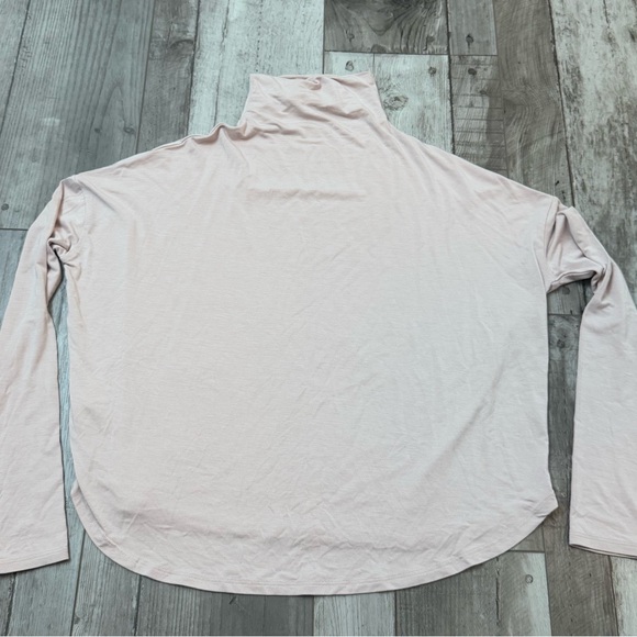 Aritzia Babaton Seaton Turtleneck Lightweight Oversized Draped Dusty Pink XXS - Picture 2 of 7